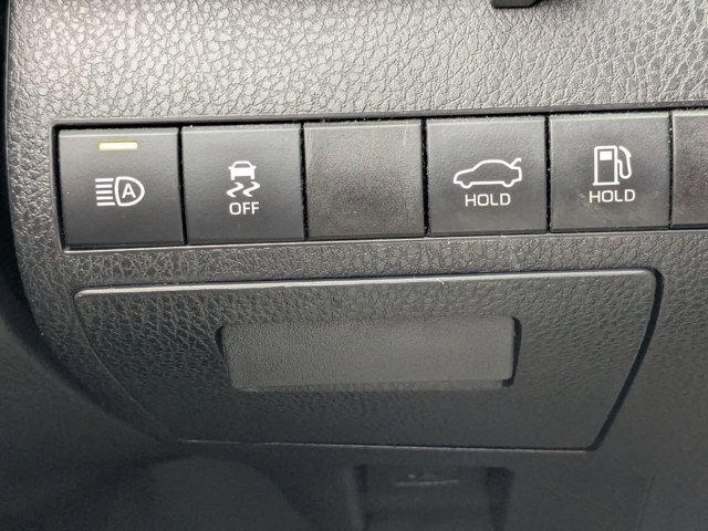 Used 2020 Toyota Camry SE image 14