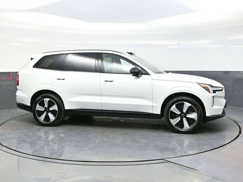 Used 2025 Volvo EX90 Plus image 8