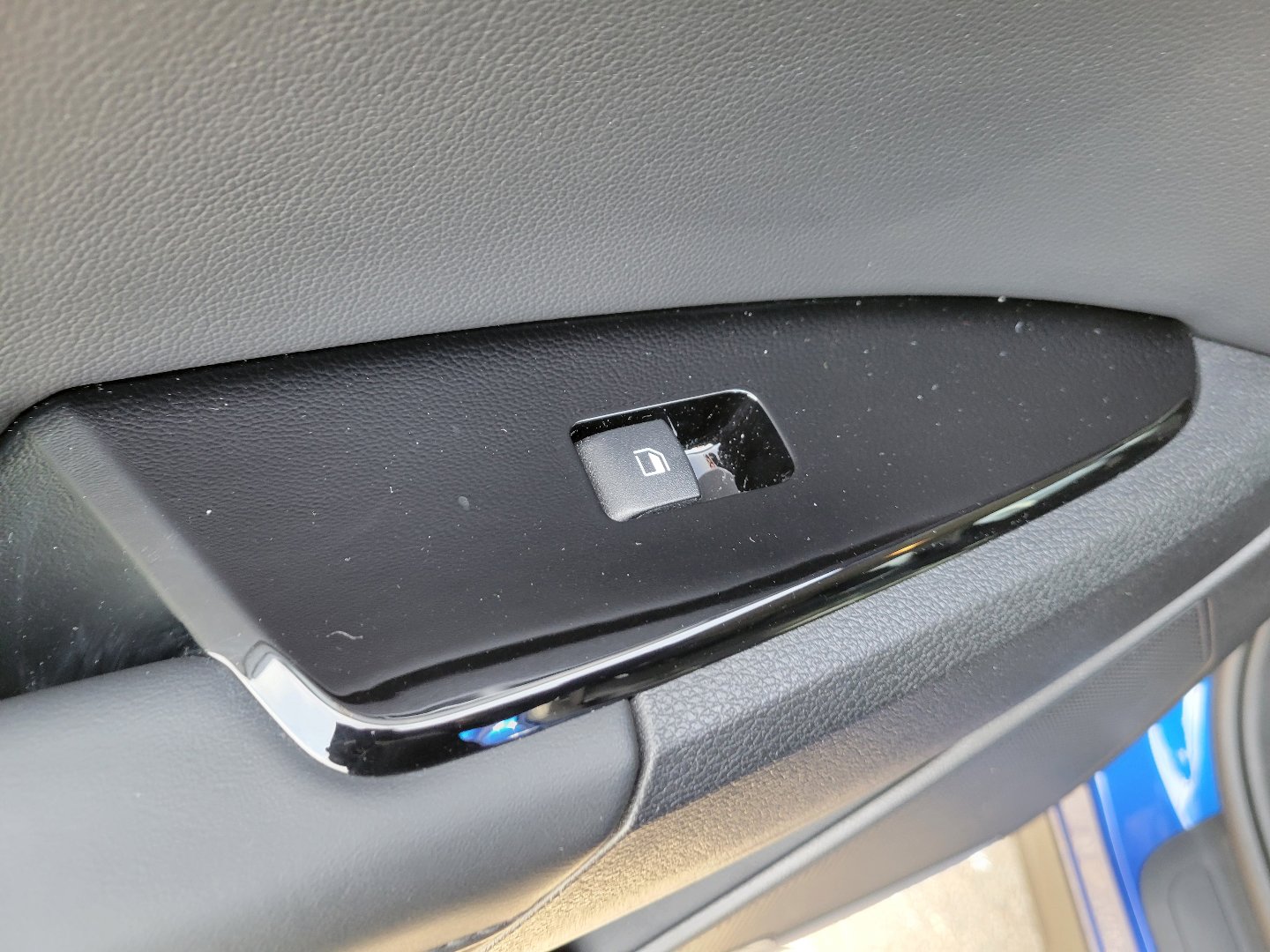 Used 2024 Kia Sportage EX image 14