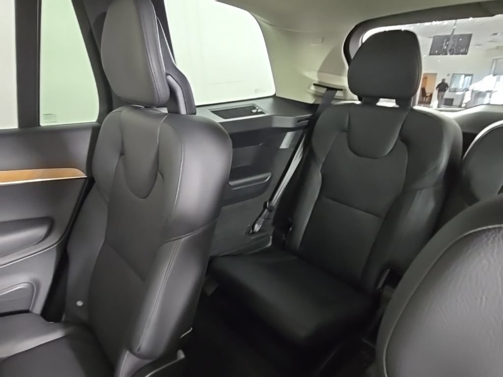 Certified 2024 Volvo XC90 T8 Plus w/ Protection Package Premier AWD/4WD image 16