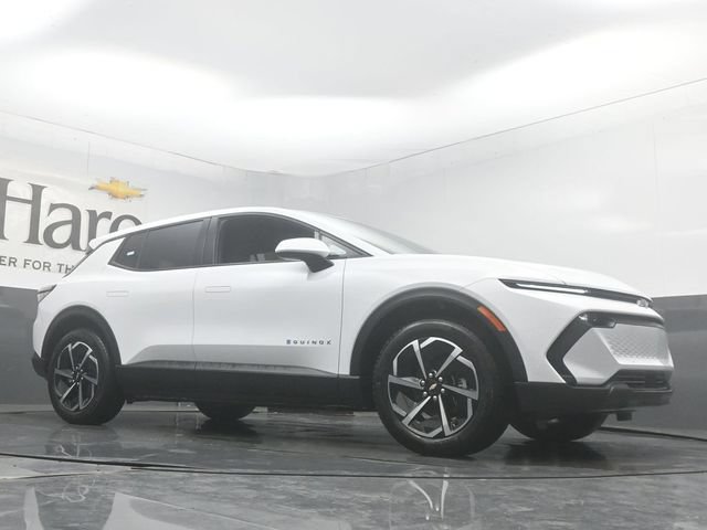 New 2026 Chevrolet Equinox EV LT FWD image 2