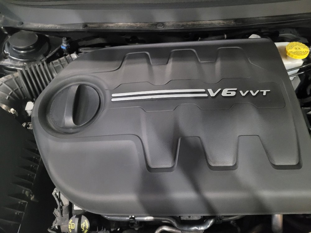 Used 2019 Jeep Cherokee Limited image 30