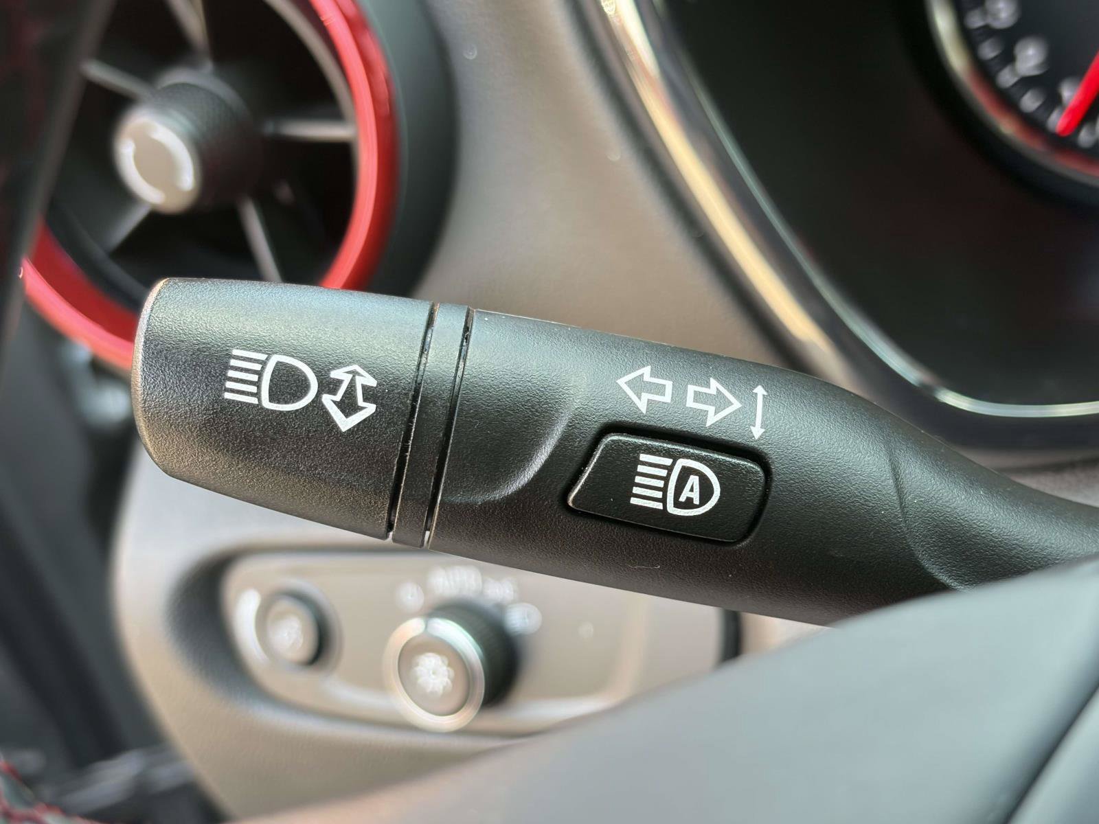 Used 2025 Chevrolet Blazer RS FWD image 19