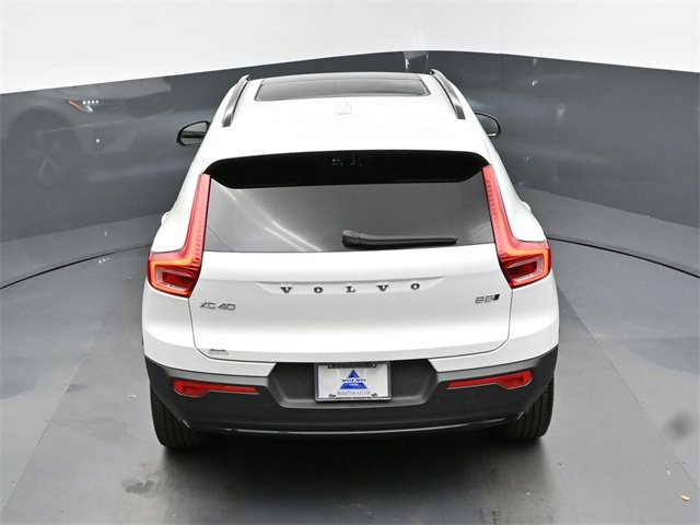 Used 2024 Volvo XC40 B5 Plus image 46
