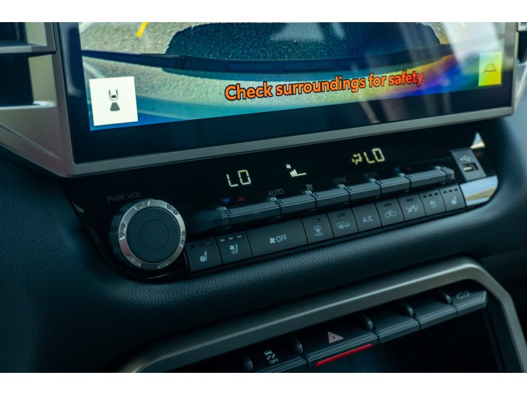 Used 2026 Toyota Tundra Limited AWD/4WD image 24