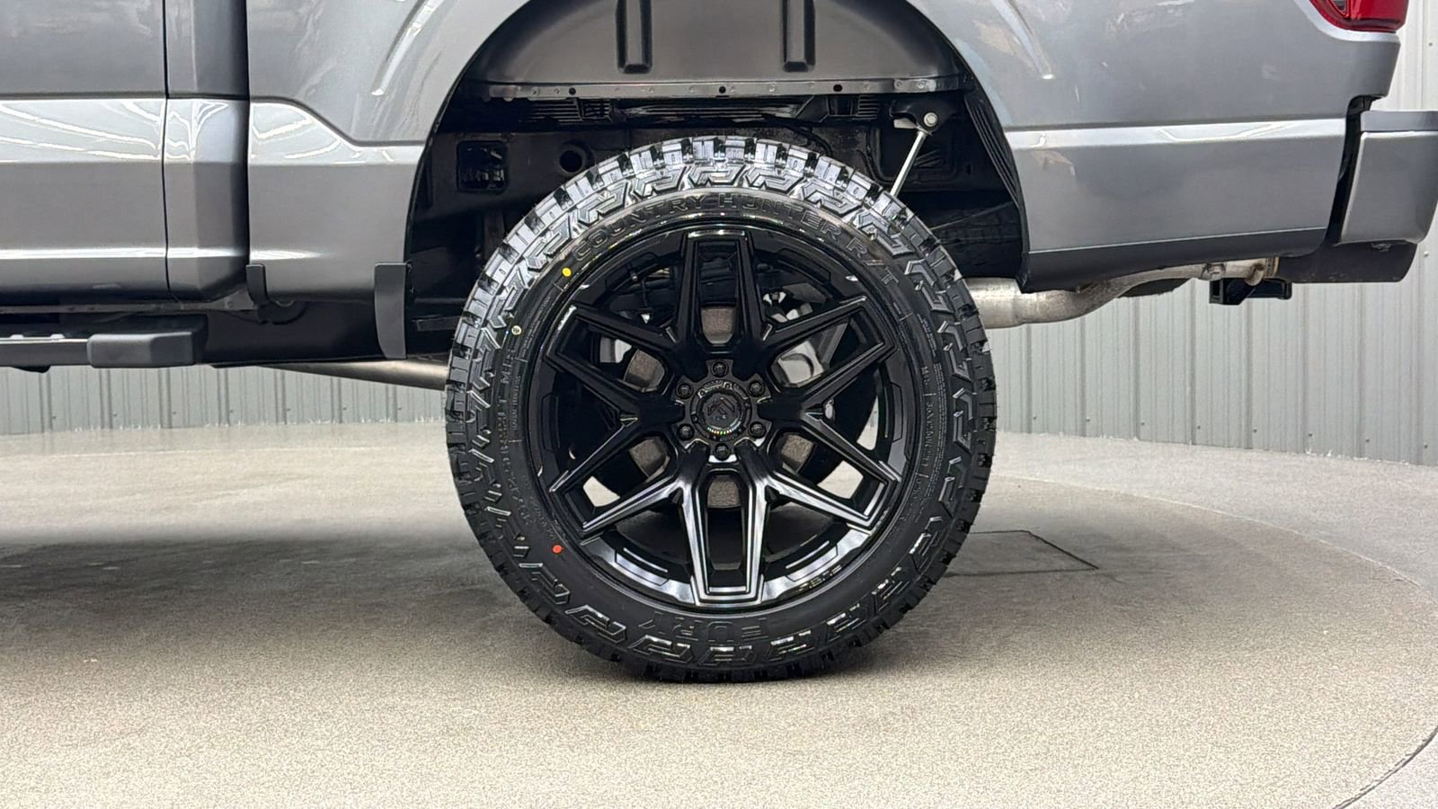 Used 2025 Ford F150 Lariat AWD/4WD image 11