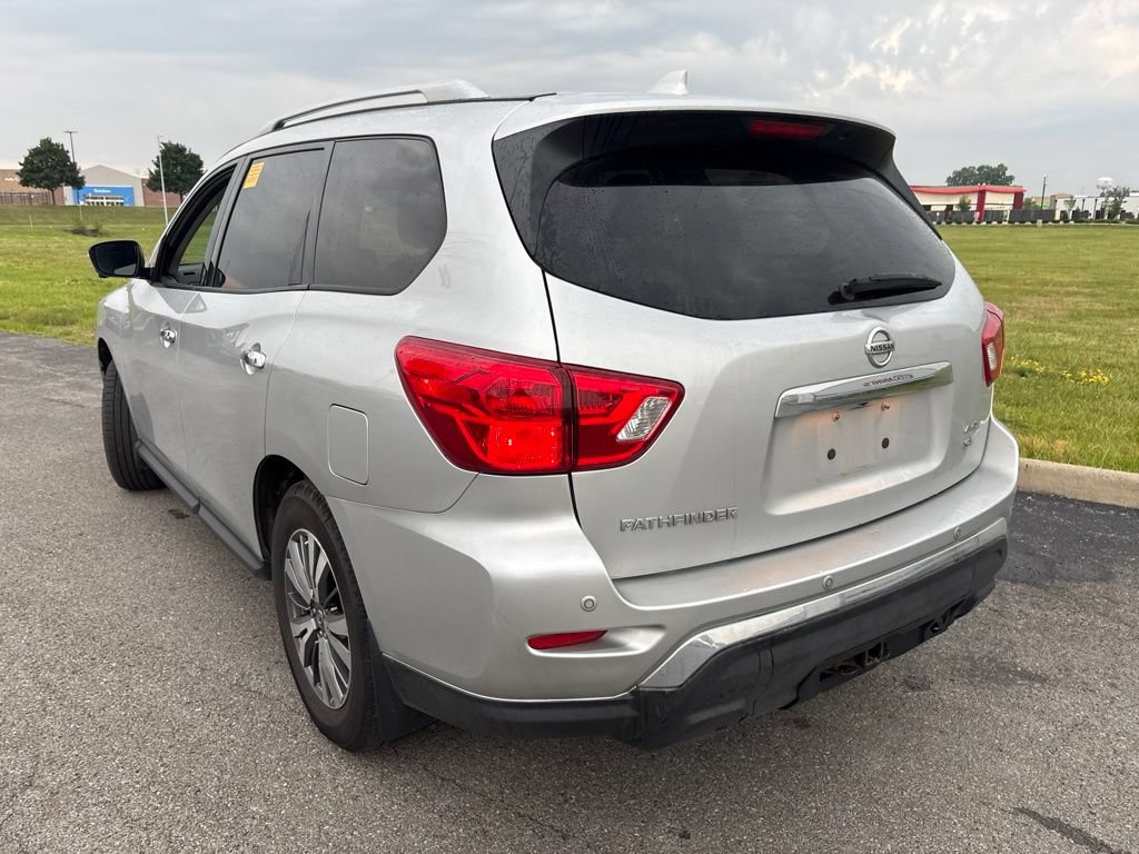 Used 2019 Nissan Pathfinder SL AWD/4WD image 8