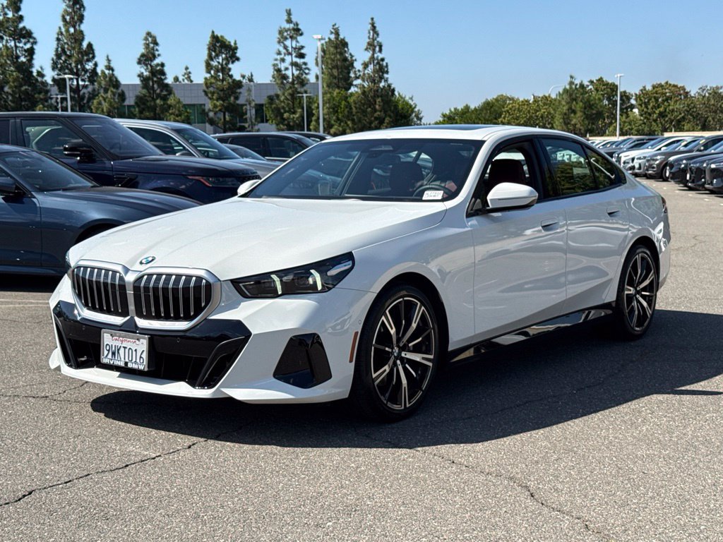 Used 2026 BMW 530i w/ M Sport Package RWD image 2