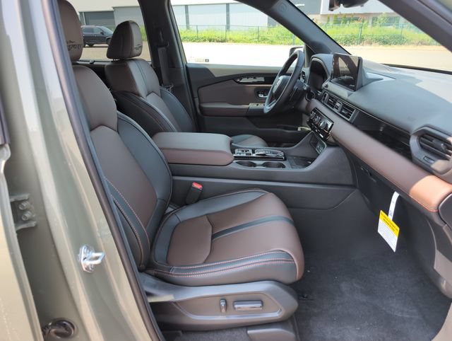 Used 2026 Honda Pilot TrailSport image 10