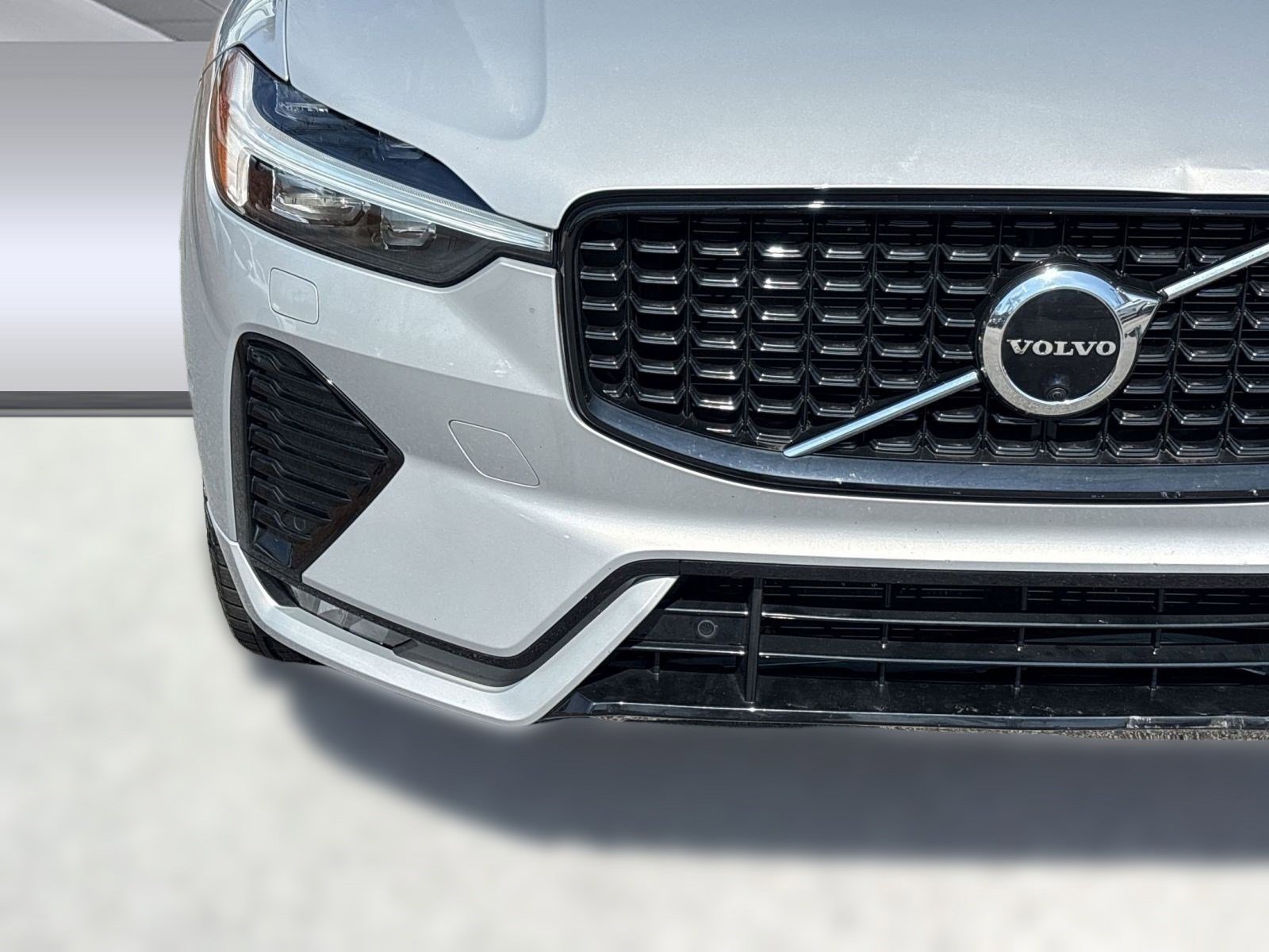 Used 2023 Volvo XC60 B5 Ultimate w/ Climate Package image 11