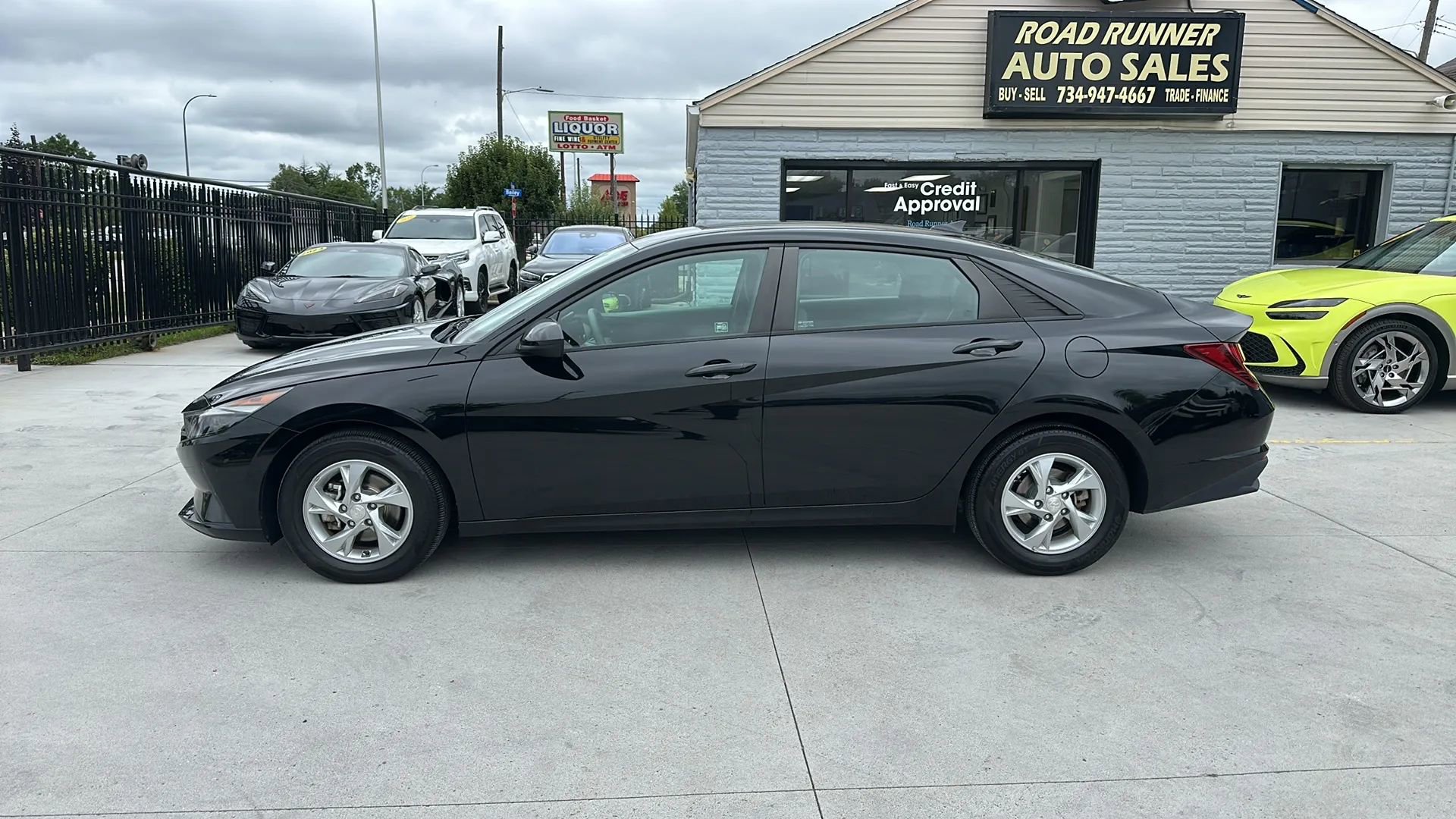 Used 2021 Hyundai Elantra SE w/ Cargo Package image 8