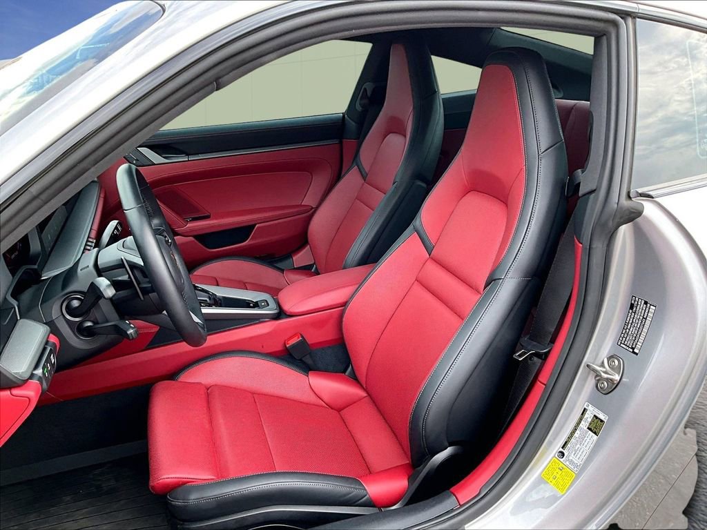 Used 2025 Porsche 911 Carrera image 5