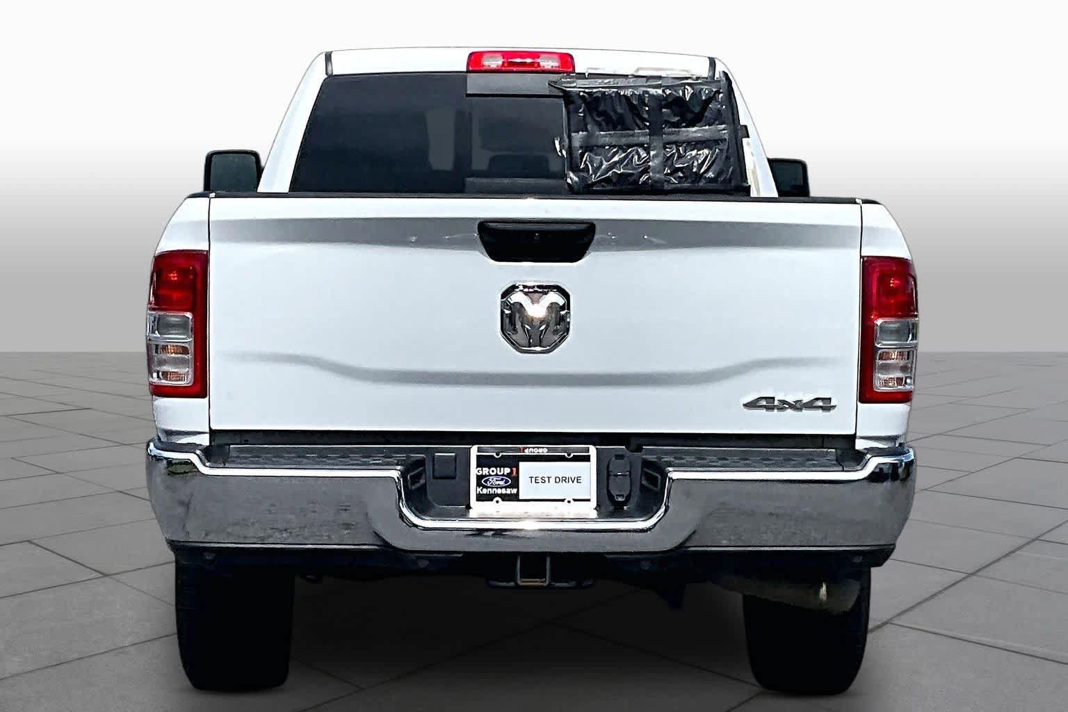 Used 2024 RAM 2500 Tradesman w/ Chrome Appearance Group AWD/4WD image 5