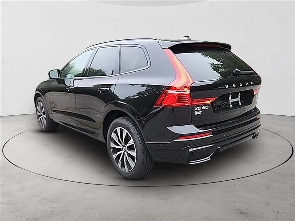 Certified 2025 Volvo XC60 B5 Plus w/ Climate Package AWD/4WD image 3