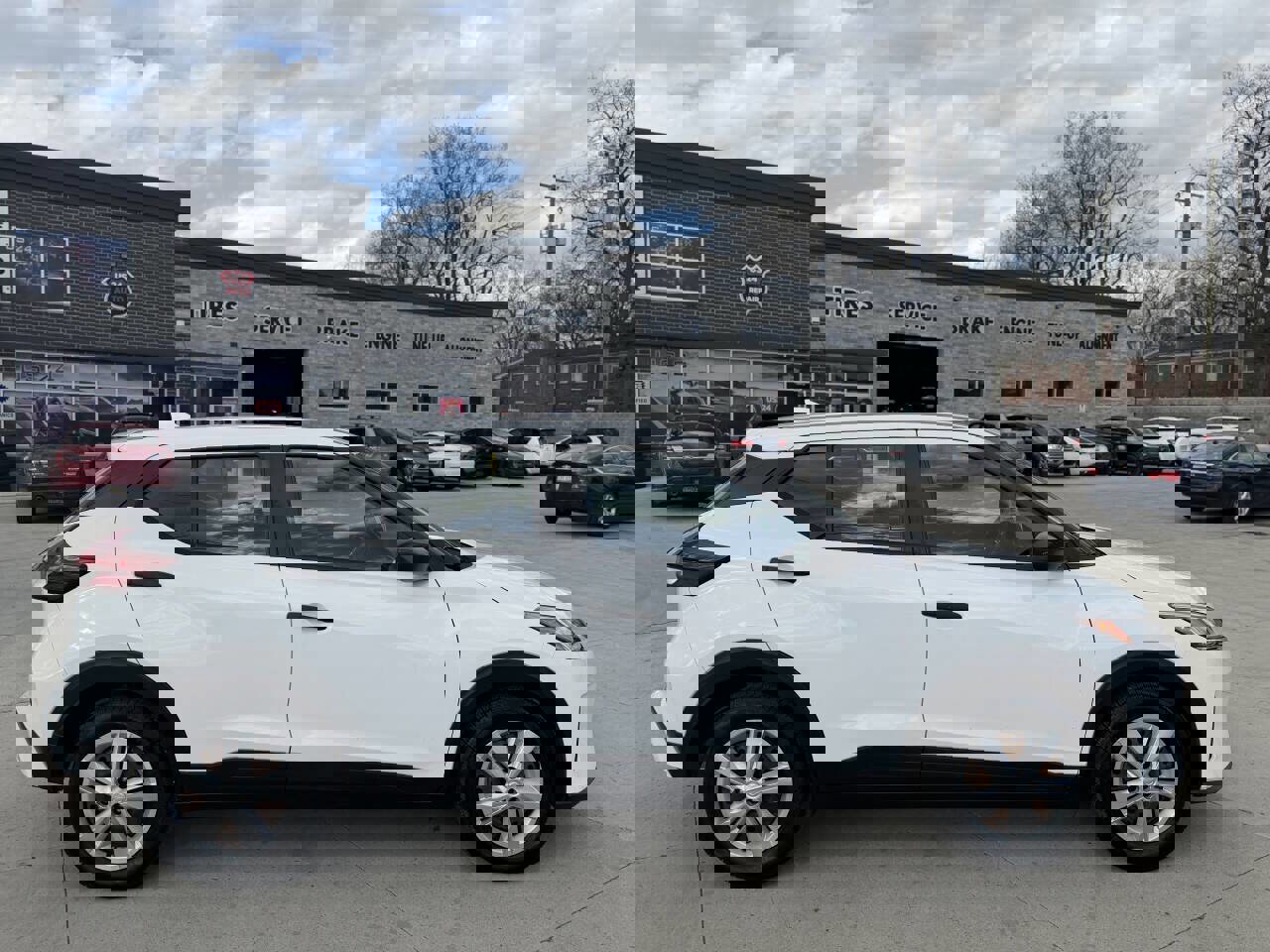 Used 2021 Nissan Kicks S FWD image 7