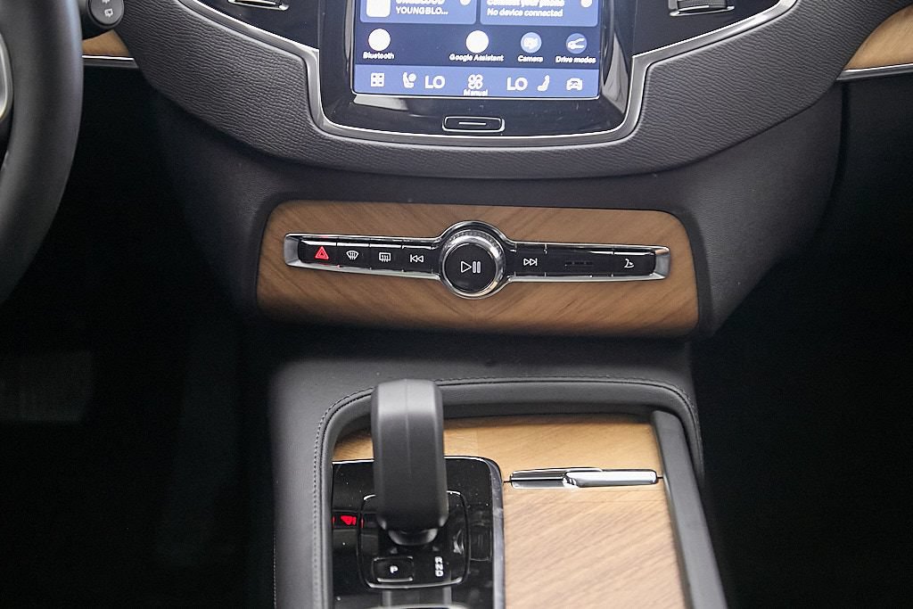 Certified 2025 Volvo XC90 T8 Plus w/ Protection Package Premier AWD/4WD image 29