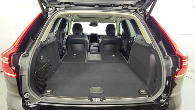 New 2026 Volvo XC60 T8 Plus w/ Climate Package PRO AWD/4WD image 39