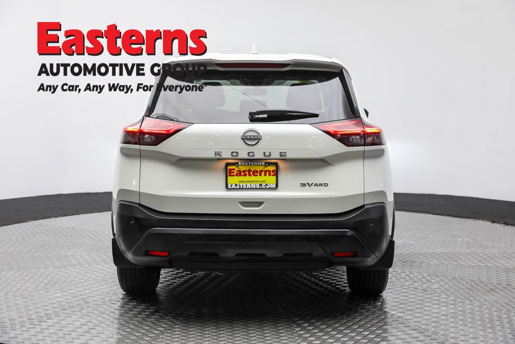 Used 2022 Nissan Rogue SV image 5