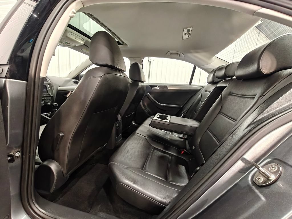 Used 2017 Volkswagen Jetta SE FWD image 23