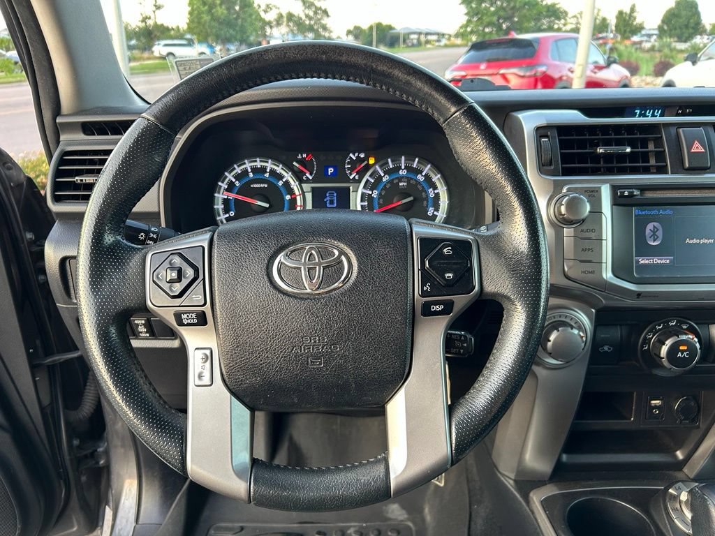 Used 2017 Toyota 4Runner SR5 AWD/4WD image 21