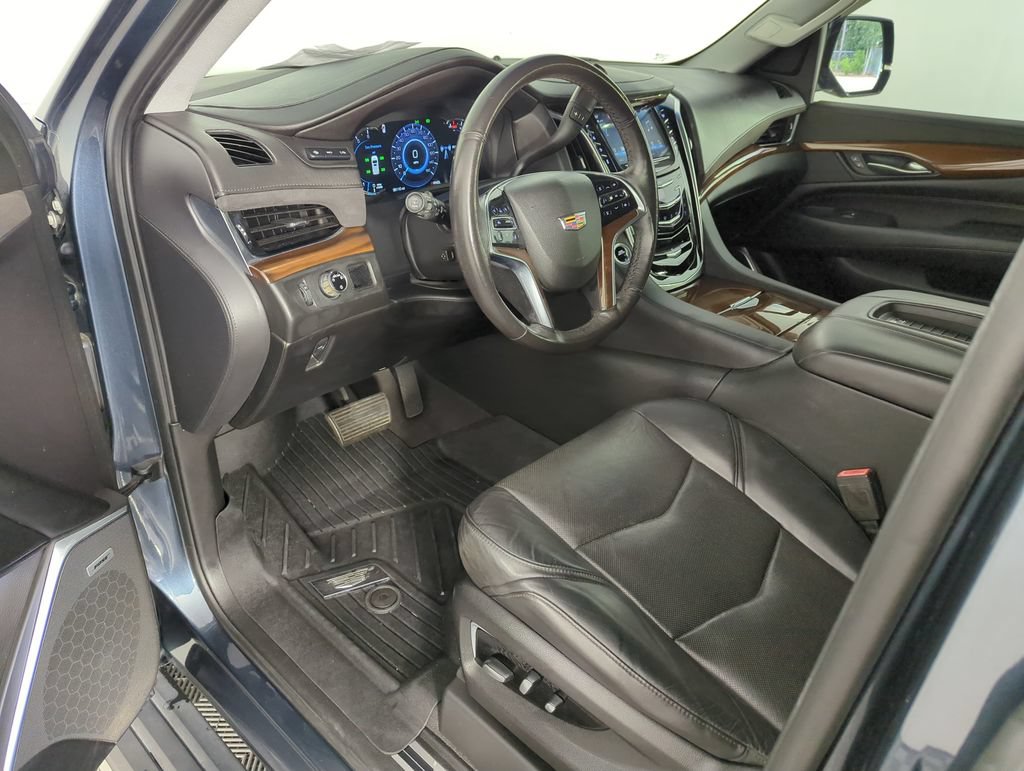 Used 2020 Cadillac Escalade ESV Premium Luxury RWD image 10