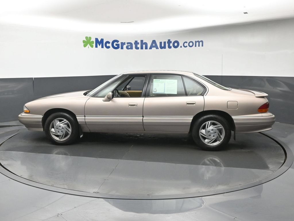 Used 1995 Pontiac Bonneville SE FWD image 21