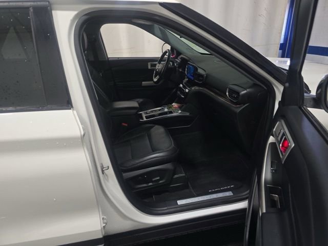 Used 2022 Ford Explorer Limited AWD/4WD image 8