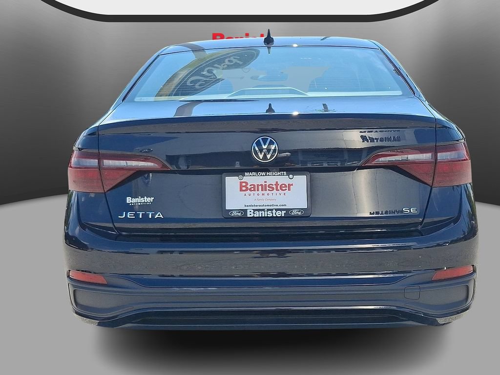 Used 2024 Volkswagen Jetta SE FWD image 5