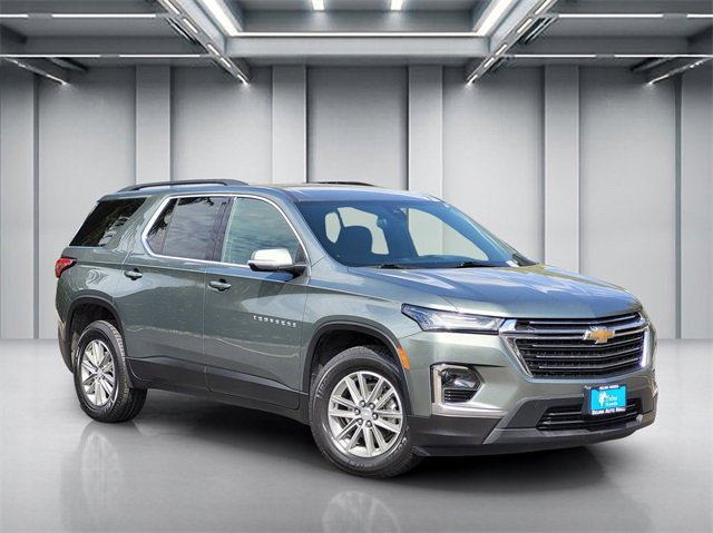 Used 2023 Chevrolet Traverse LT