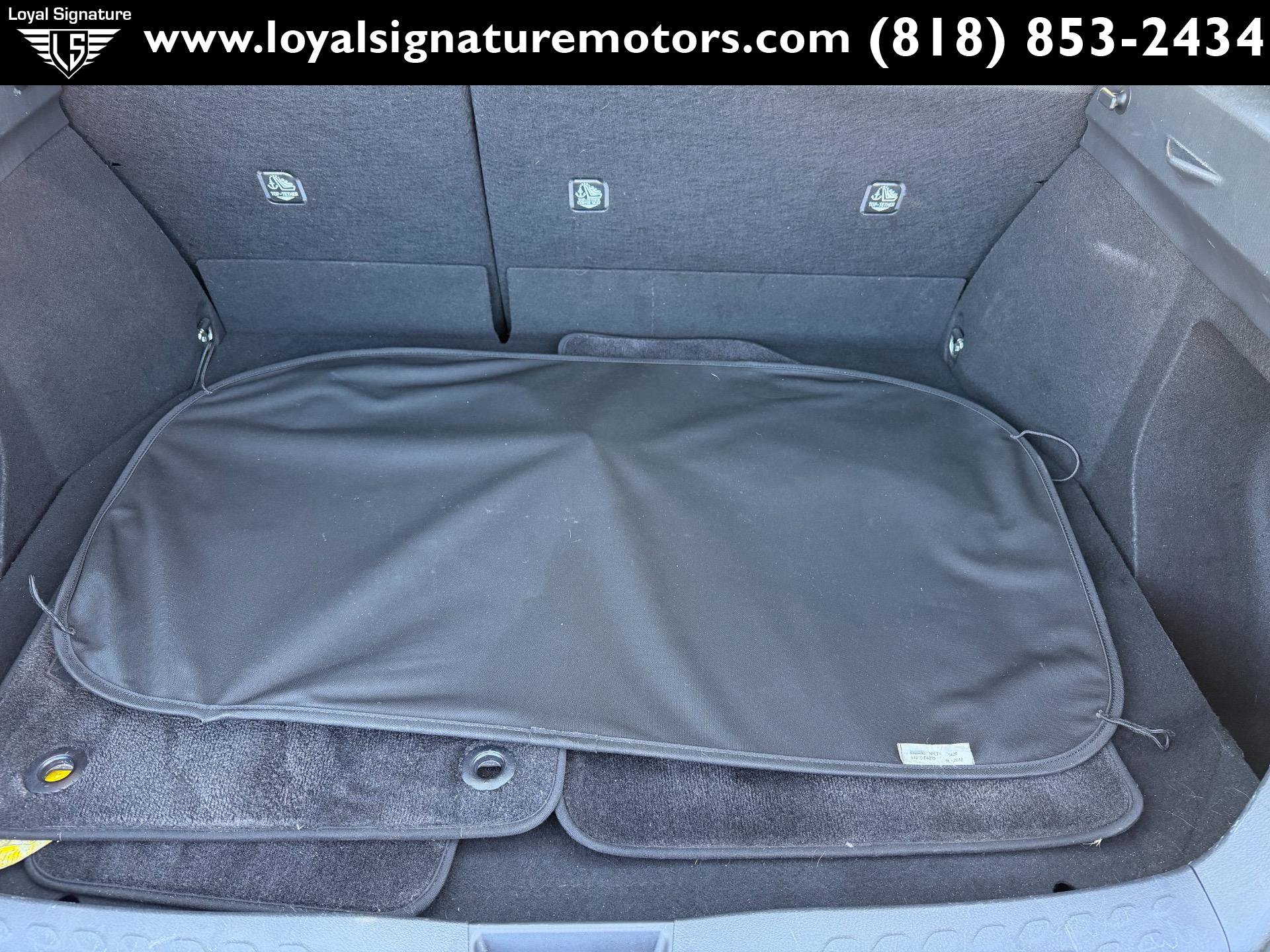 Used 2018 Toyota C-HR XLE FWD image 10
