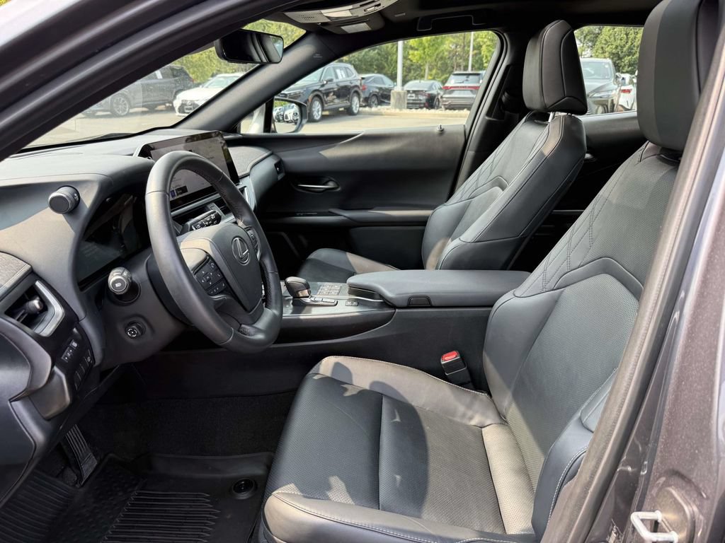 Used 2025 Lexus UX 300h AWD w/ Accessory Package (Z1) image 14