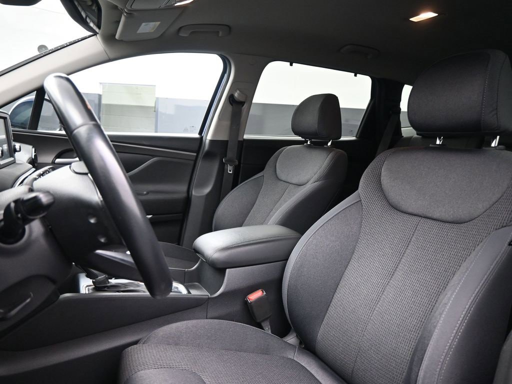 Used 2020 Hyundai Santa Fe SEL w/ Convenience Package image 11