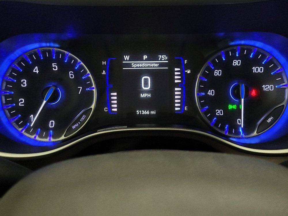 Used 2022 Chrysler Voyager LX FWD image 23