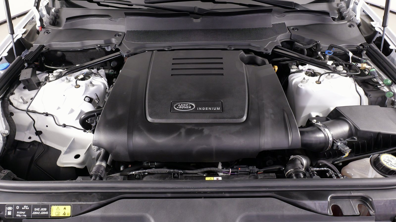 Used 2024 Land Rover Discovery S image 75