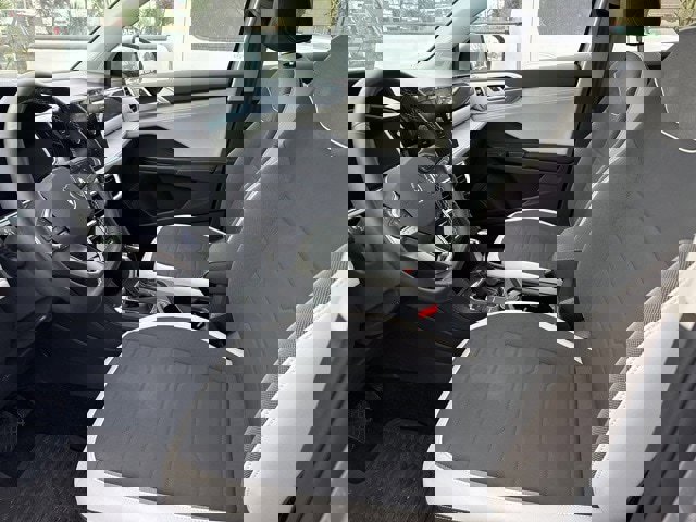 Certified 2025 Volkswagen Taos SE w/ Panoramic Sunroof Package image 16