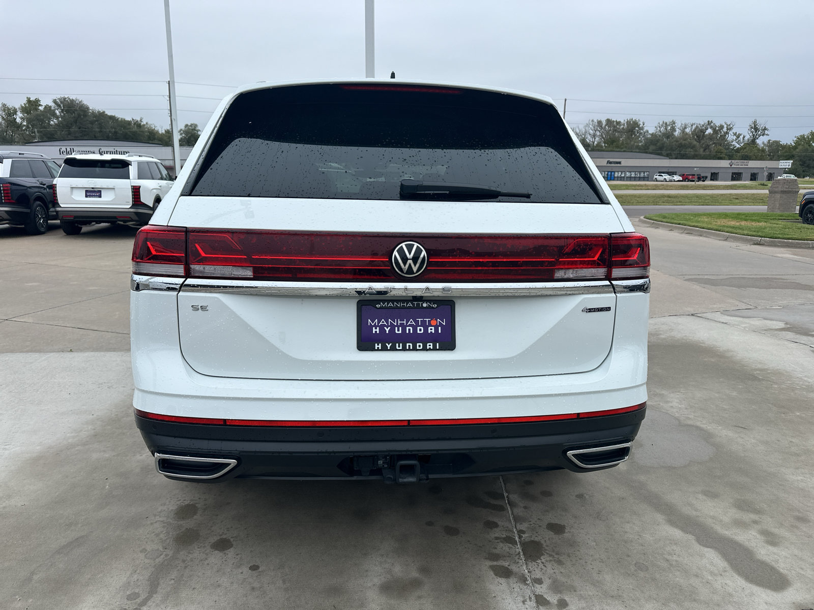 Used 2025 Volkswagen Atlas SE AWD/4WD image 14