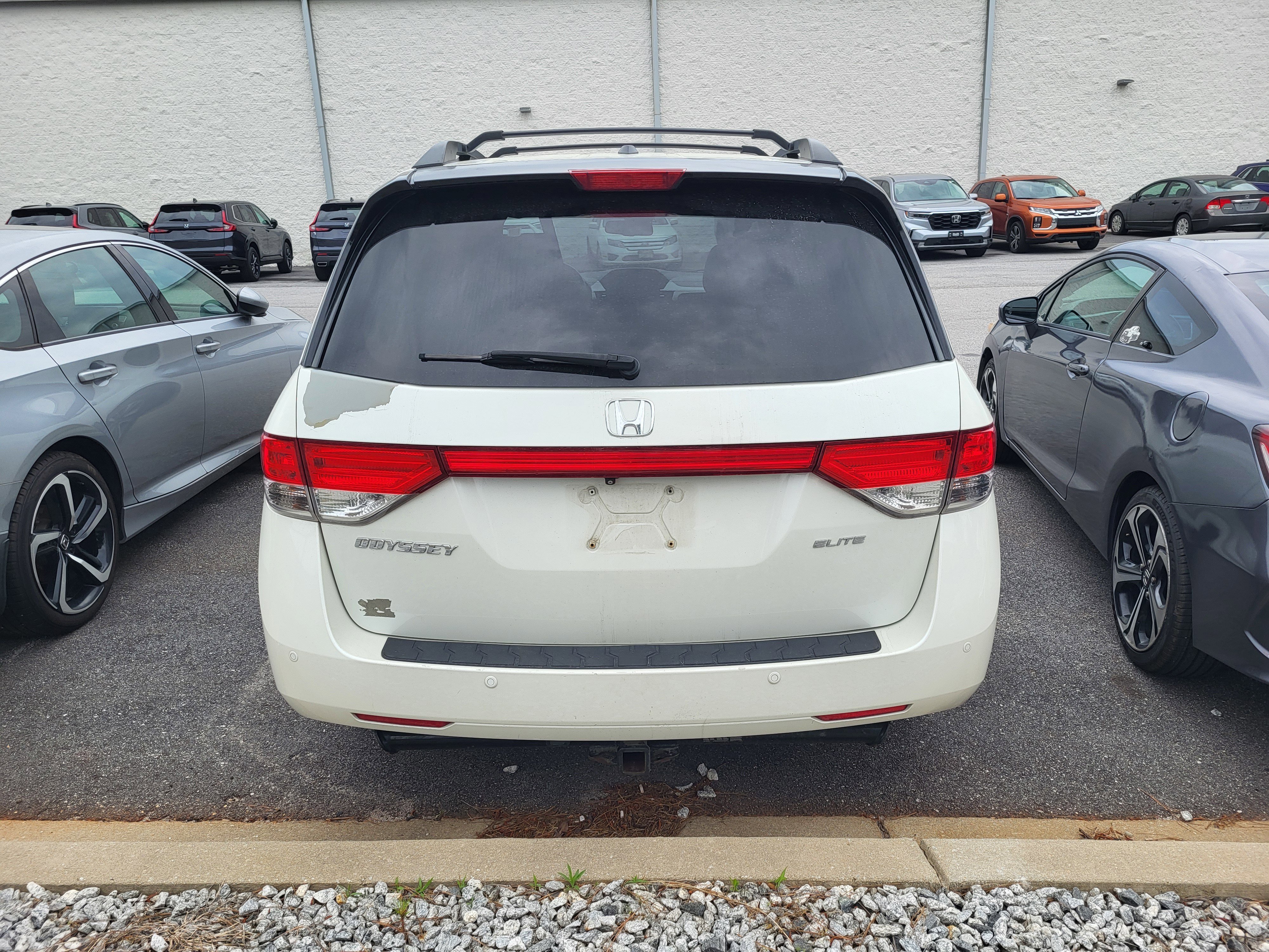 Used 2015 Honda Odyssey Touring Elite image 5