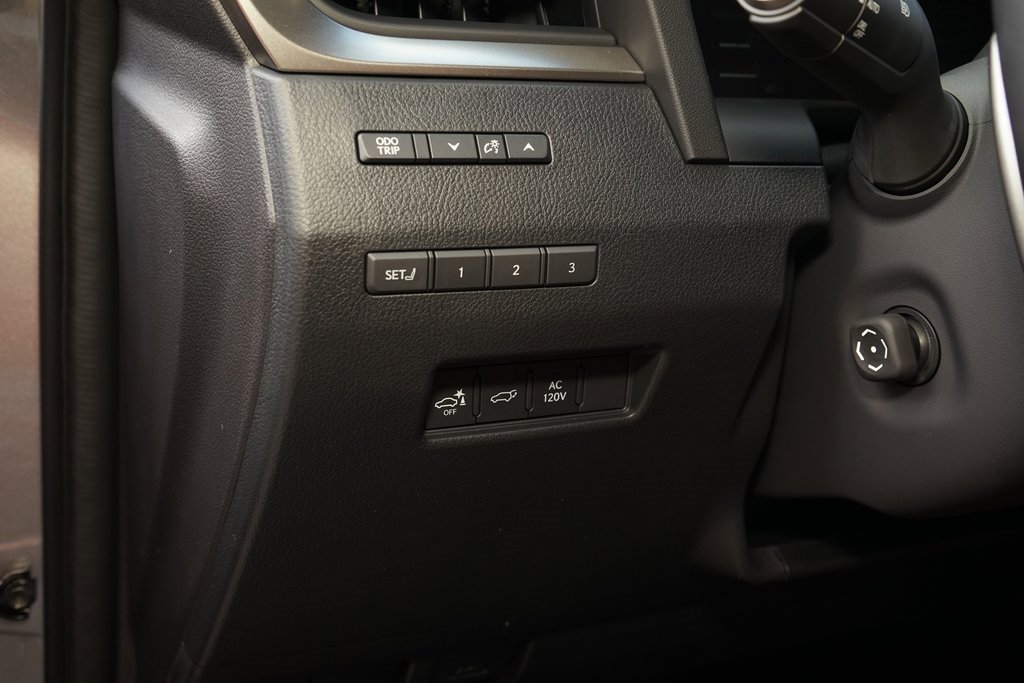 Used 2025 Lexus GX 550 image 27