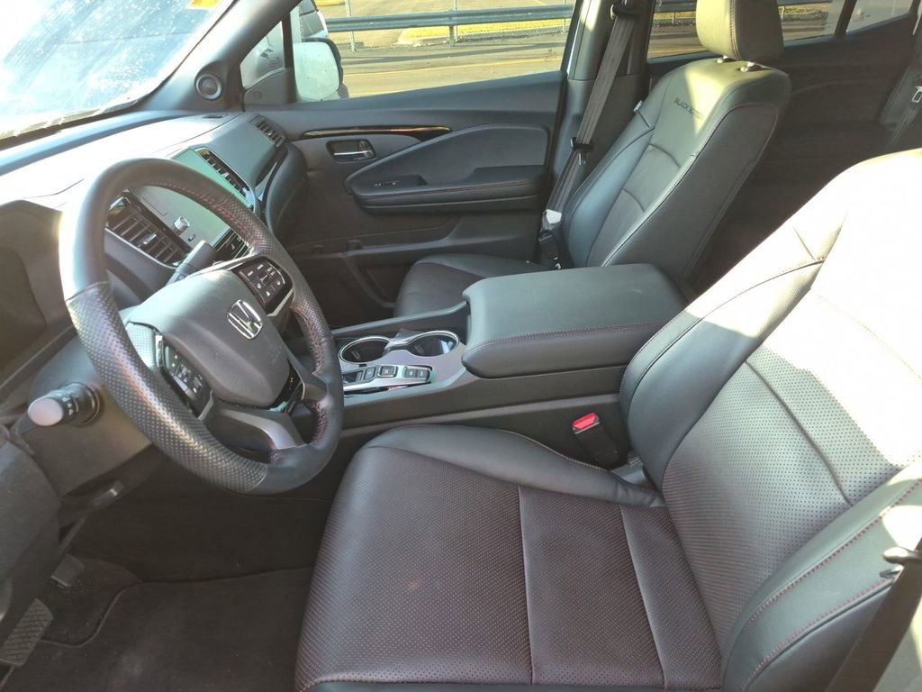 Used 2025 Honda Ridgeline Black Edition image 10