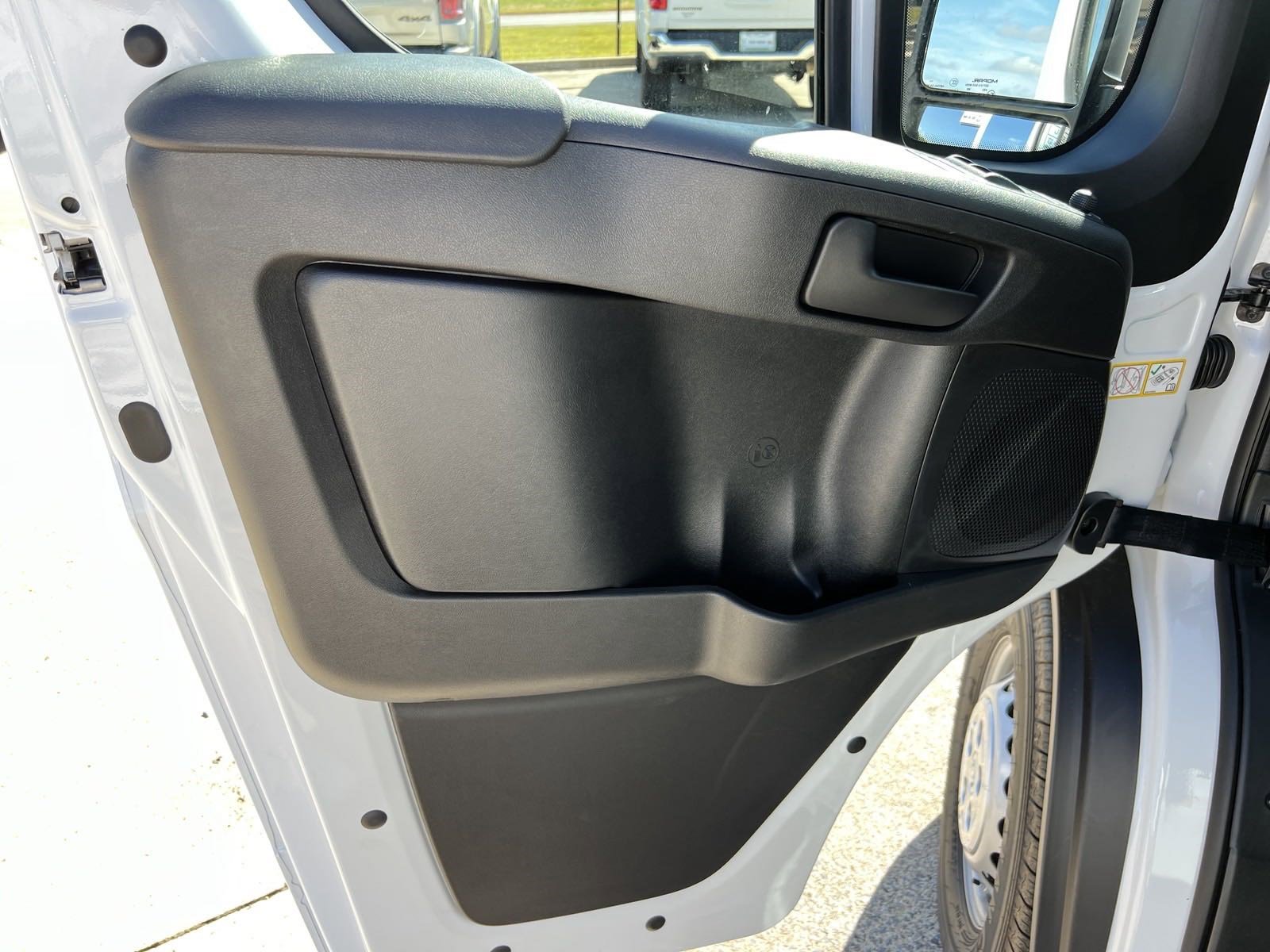 Used 2024 RAM ProMaster 1500 w/ Convenience Group image 11