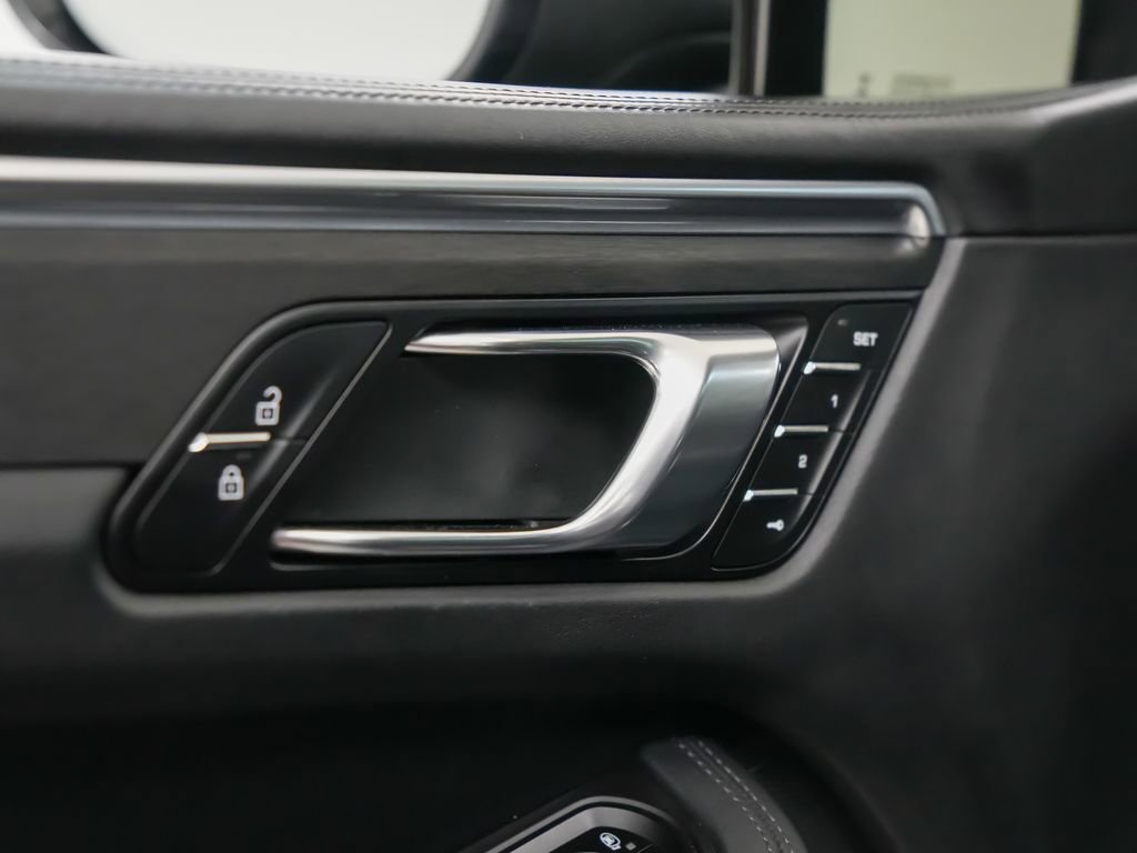 Certified 2020 Porsche Macan GTS image 22