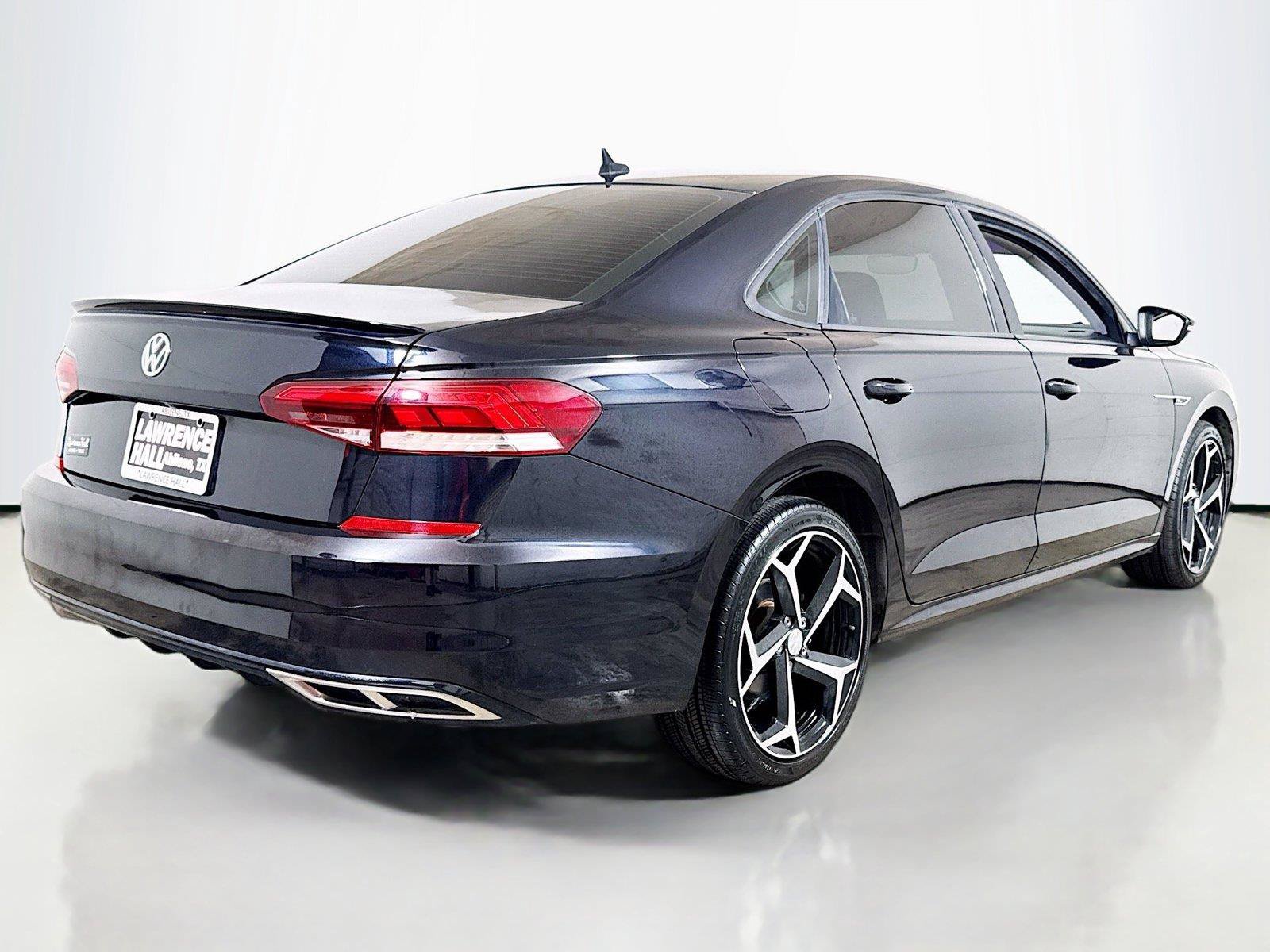 Used 2020 Volkswagen Passat 2.0T R-Line FWD image 4