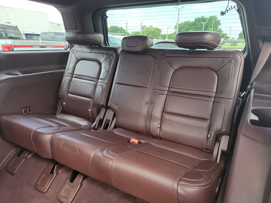 Used 2020 Lincoln Navigator Black Label w/ Cargo Convenience Package AWD/4WD image 13
