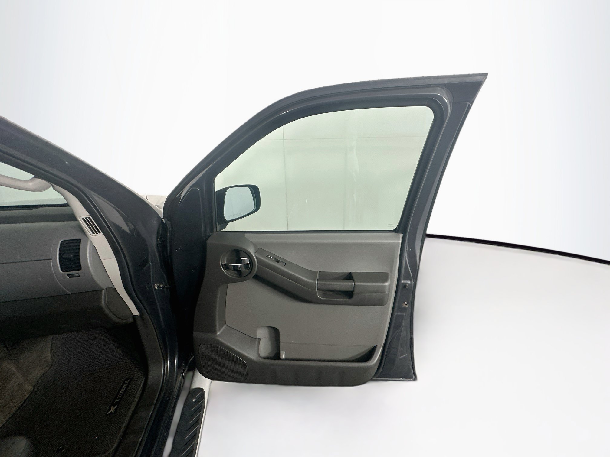 Used 2011 Nissan Xterra S AWD/4WD image 28