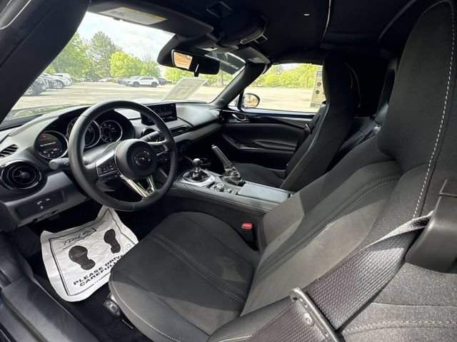 Certified 2025 MAZDA MX-5 Miata Club RWD image 24