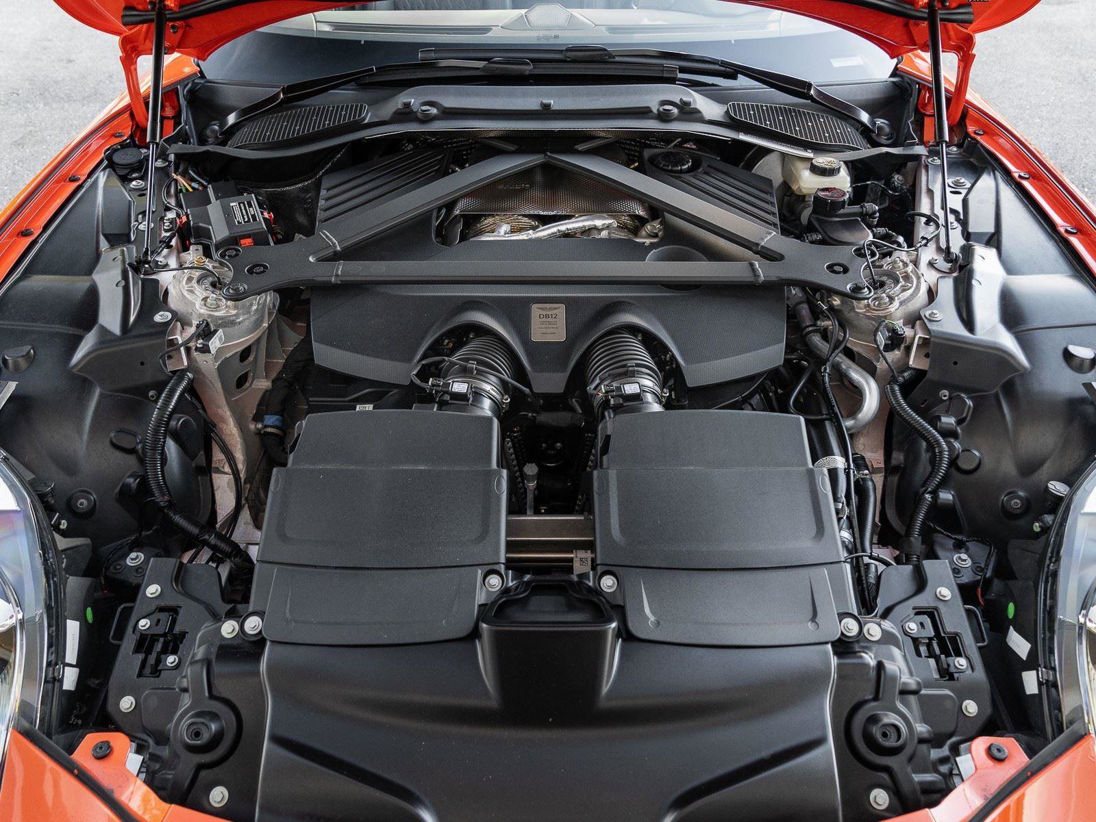 Used 2024 Aston Martin DB12 Convertible image 39