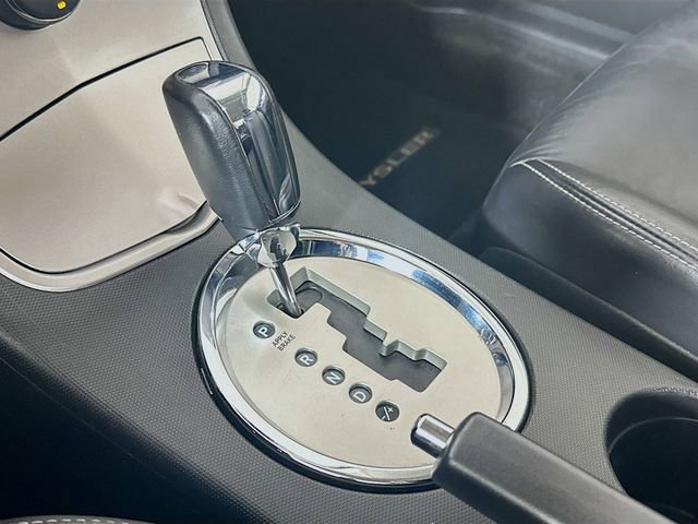 Used 2010 Chrysler Sebring Limited image 17