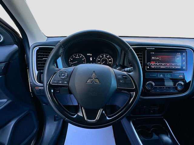 Used 2017 Mitsubishi Outlander SEL image 12