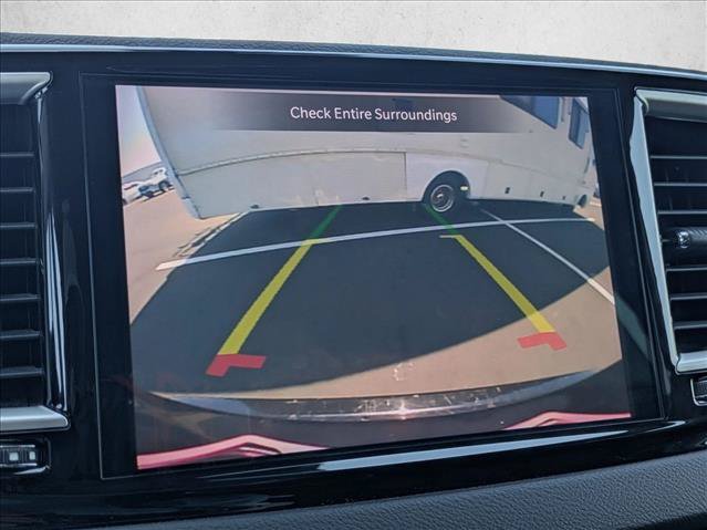 Used 2024 Chrysler Pacifica Touring-L FWD image 13