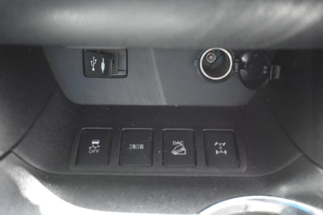 Used 2015 Toyota Highlander XLE AWD/4WD image 31